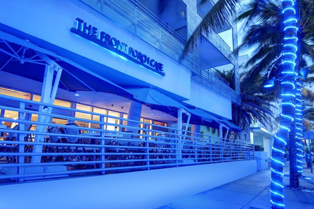 front-porch-cafe-exterior-nighttime